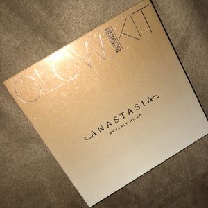 Anastasia Glow kit